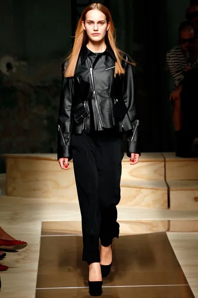 Look 17